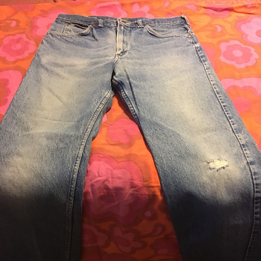 Cute Lee jeans. Size 34”.